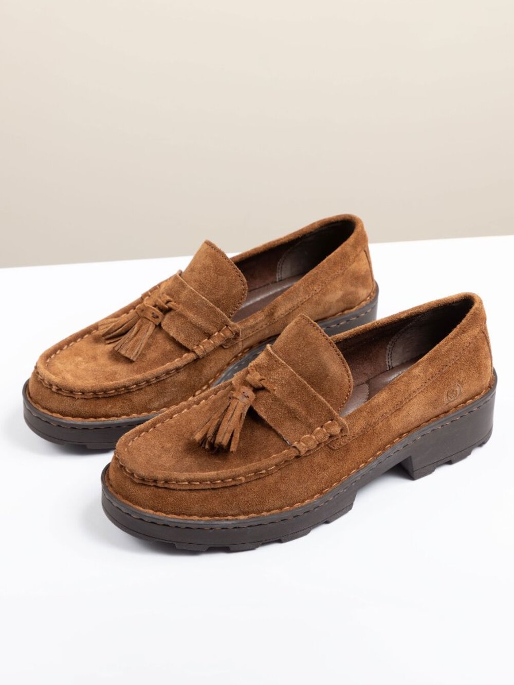 Born Capri Suede Tassel Loafers 9M Rust Brown Chunky Lug Sole Slip On BR0050180